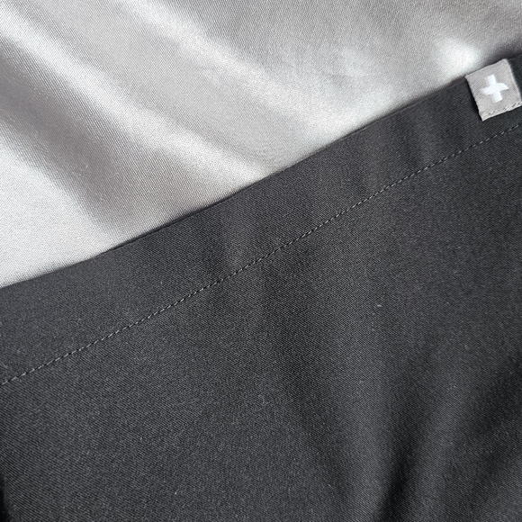 FIGS Men's Medical Scrub Set - Picture 5 of 8